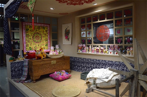 �r������СԺ��[�M�˸��N����ɽ�|��ɫ�ķ����|�Ļ��z�a�����������zӰ�����ͬ��