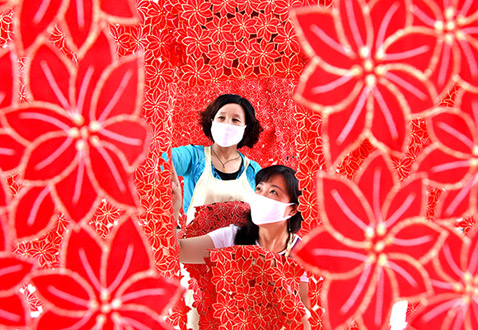 �Ͳ�����Դ�h�������ҡ����������r(n��ng)��DŮ���ڴ��C�ӹ����g(sh��)