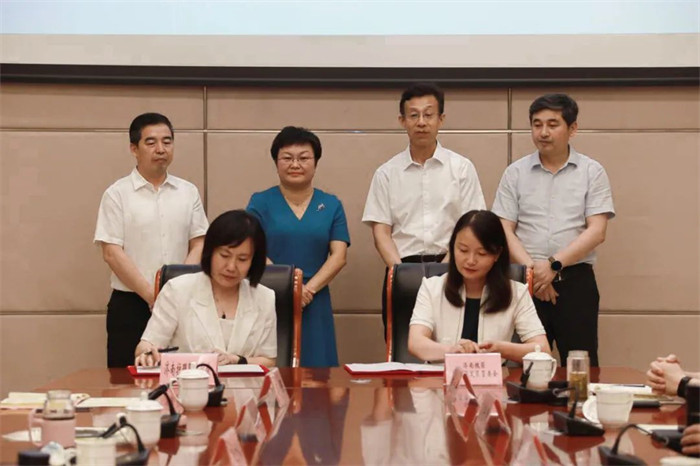 ��(j��)�ϻ��a��(j��ng)��(j��)�_�l(f��)�^(q��)��ί����������Ӣ���c��(j��)���o(h��)���I(y��)�W(xu��)Ժ�hί����ӛ����ܺ����(zh��n)�Ժ�����܅f(xi��)�h