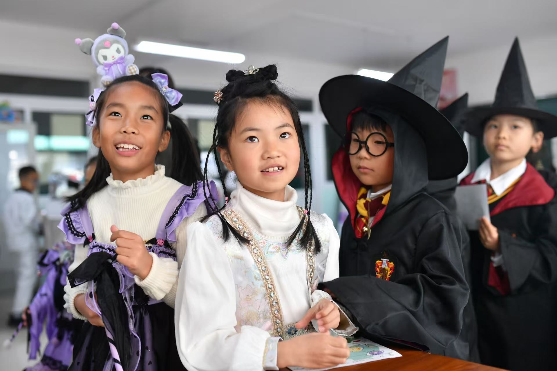 小朋友們扮成自己喜歡的書中人物參與測(cè)評(píng)。