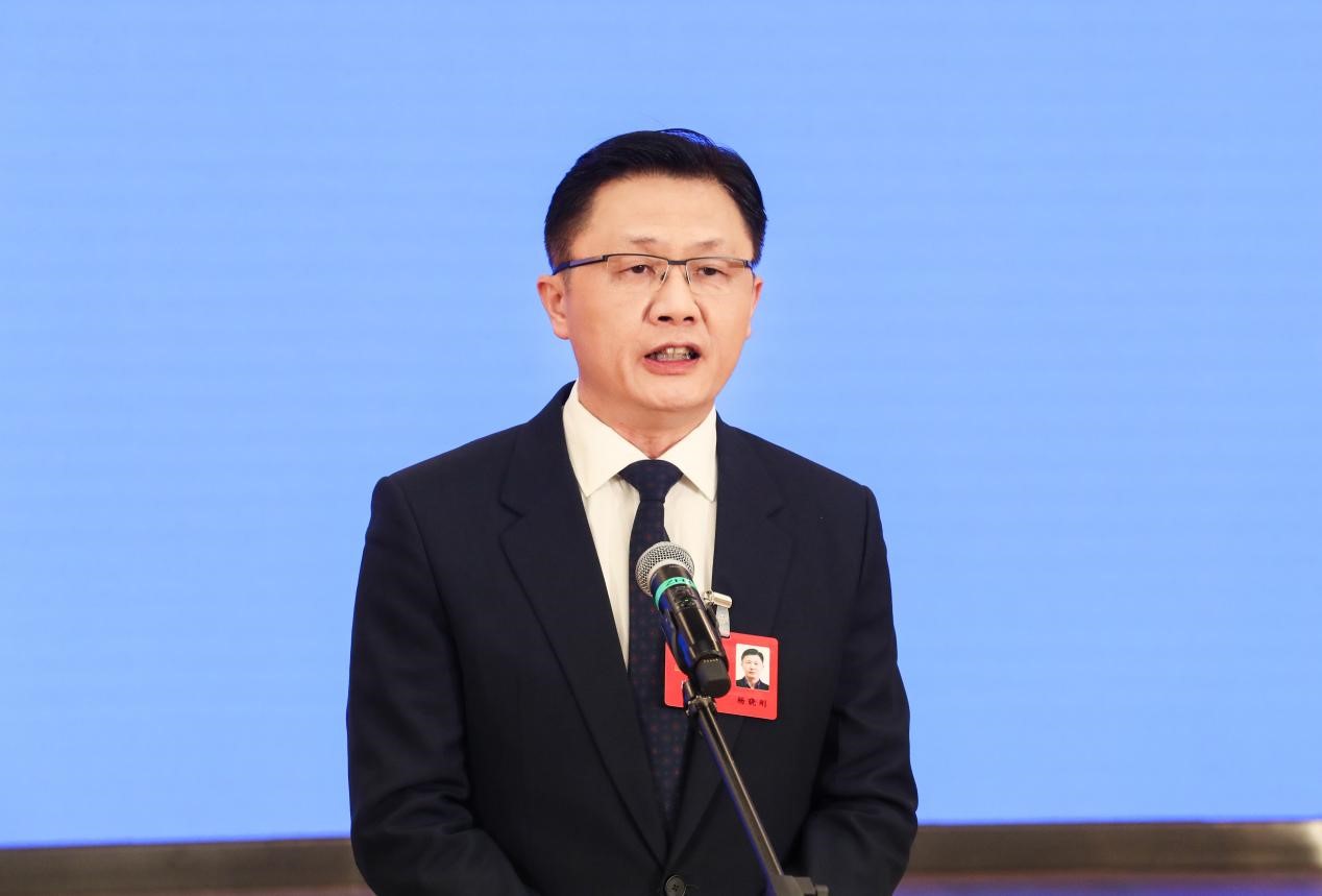 山東省政協(xié)常委、山東美術館館長、省美術家協(xié)會副主席楊曉剛。郭笑攝