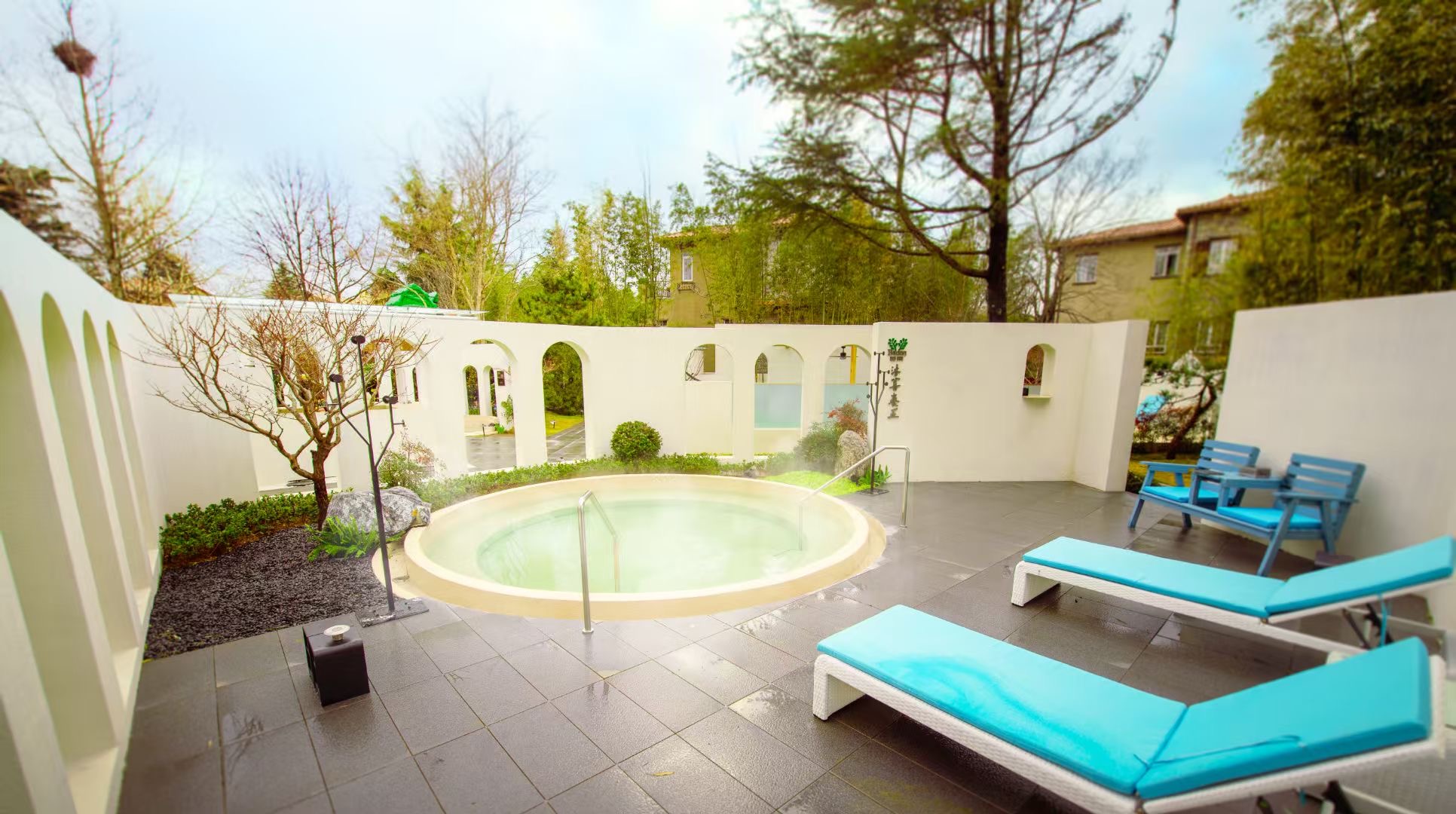 芭東小鎮(zhèn)竹林泡池