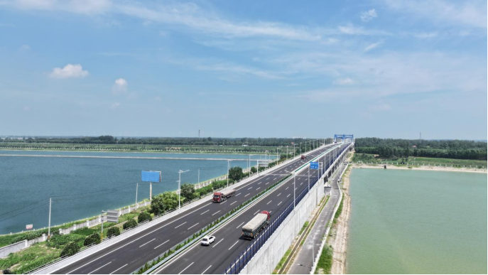 東明黃河大橋方便了黃河兩岸的市民通行。菏澤市信訪局供圖