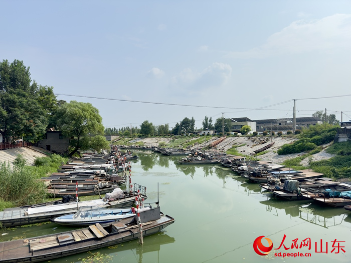 潘孟于村漁船“上岸歇網(wǎng)”。人民網(wǎng) 莊潤澤攝