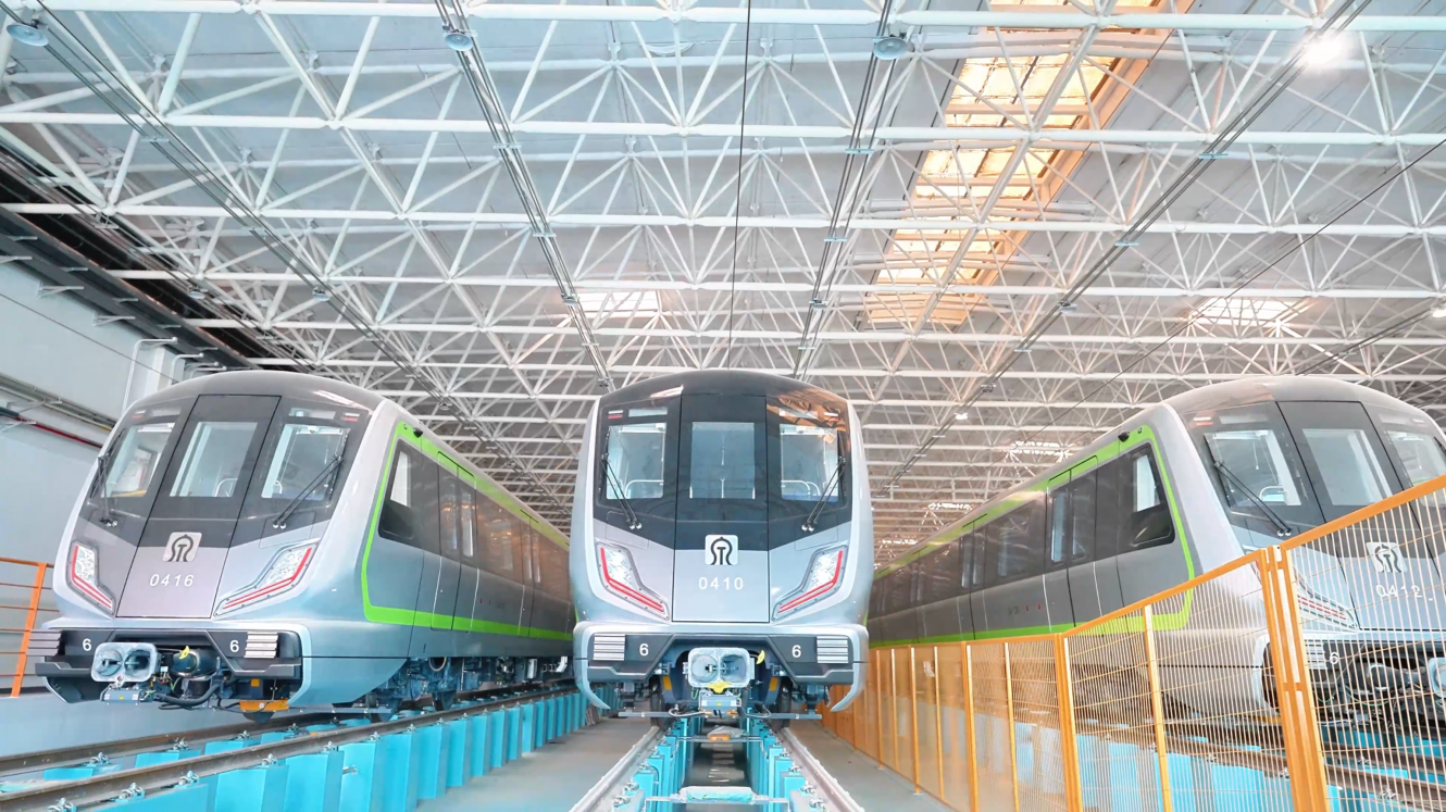 車輛正整裝待發(fā)。濟南軌道交通集團供圖