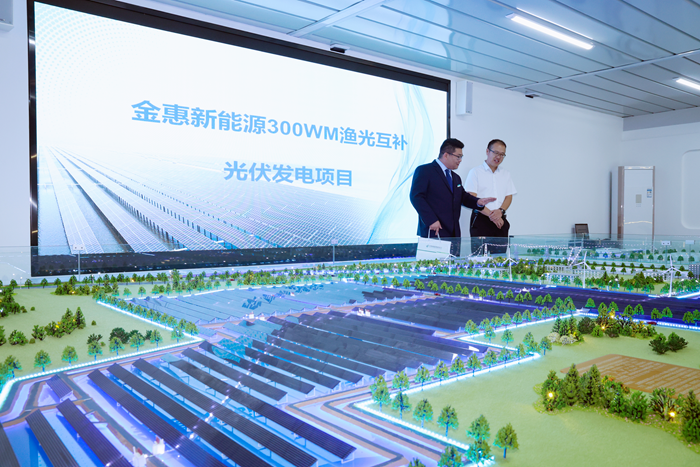 郵儲銀行濱州市沾化支行向企業(yè)了解項目情況。受訪者供圖