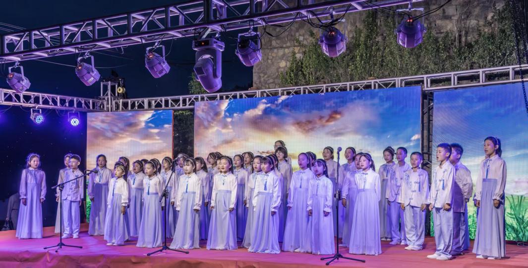 藤花峪村春季村晚現(xiàn)場。 康玉強攝