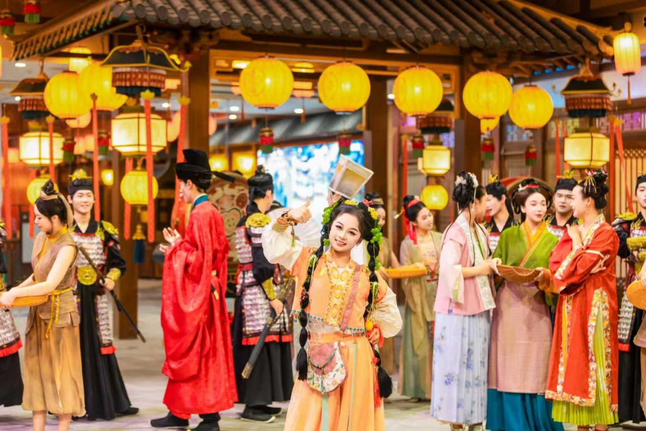 “金都宋華”文商旅綜合體，以宋韻與黃金文化為主題，打造沉浸式體驗(yàn)場景。宋揚(yáng)攝