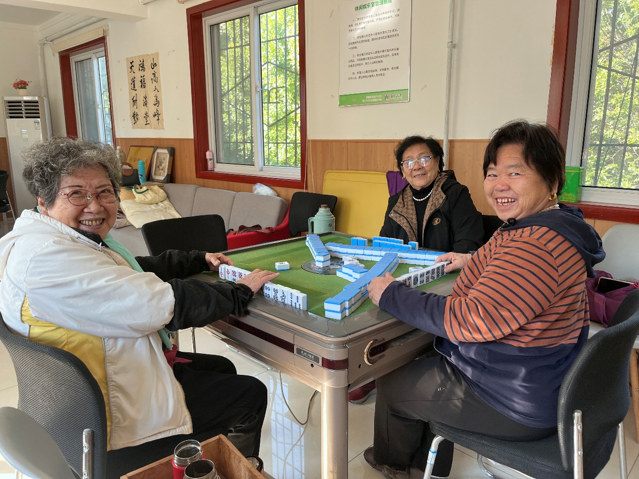 日間照料中心，社區(qū)生活豐富多彩。崔子儀攝