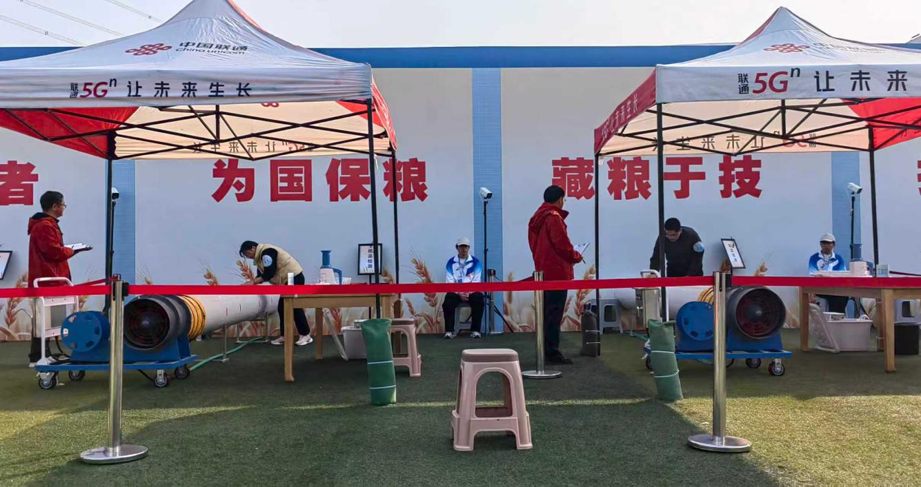 魯糧集團張瑞迪、青島國信李佳洋在糧油保管職工組競賽現(xiàn)場