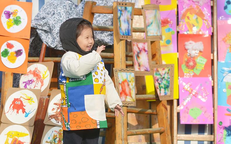 山東青島：小精靈的色彩狂歡