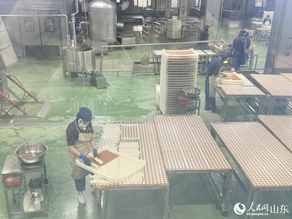 山東億佳食品有限公司生產(chǎn)車間。 人民網(wǎng) 李子悅攝