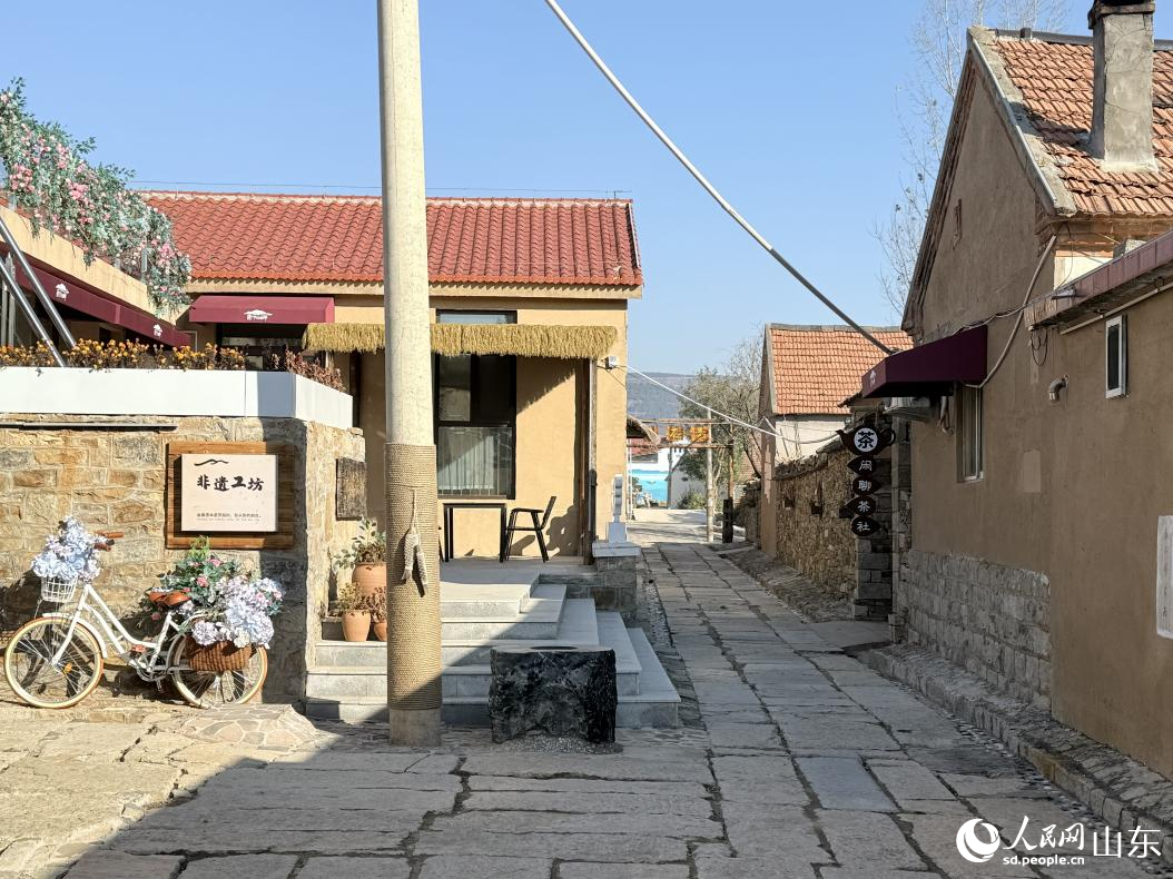 南黃家莊村街道。 人民網(wǎng) 李子悅攝