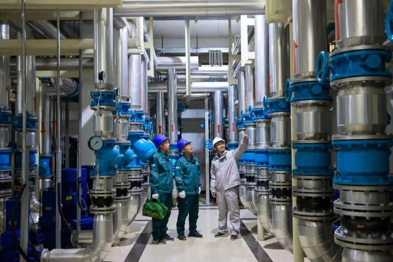 國網(wǎng)菏澤供電公司工作人員主動走訪熱力公司了解客戶用電需求