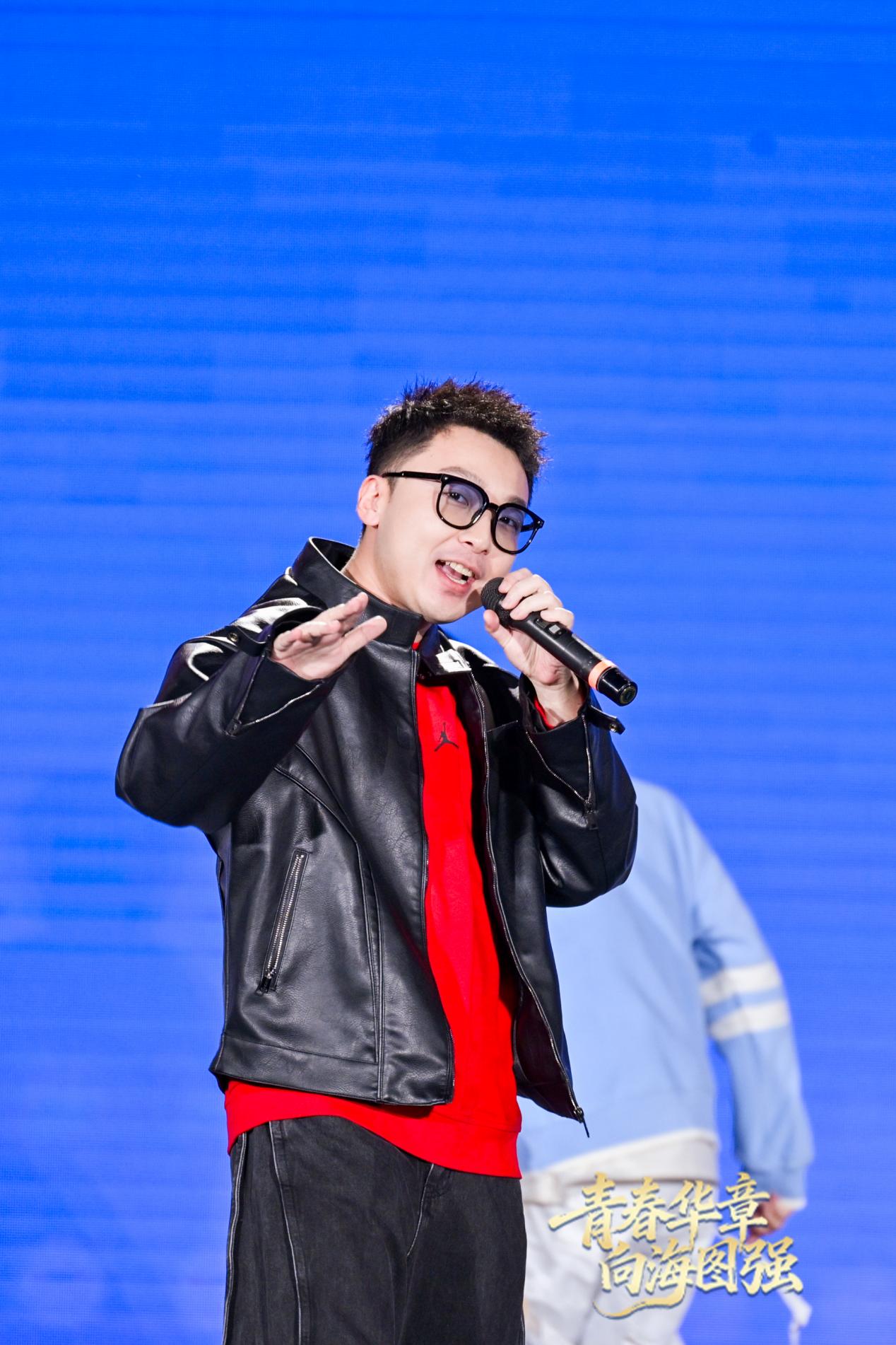 沙洲在活動中演唱。主辦方供圖