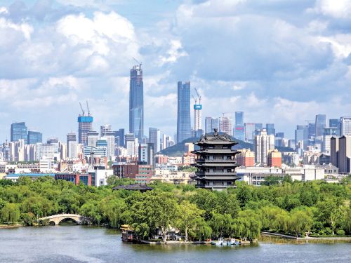 視覺(jué):半城湖色一樓璀璨