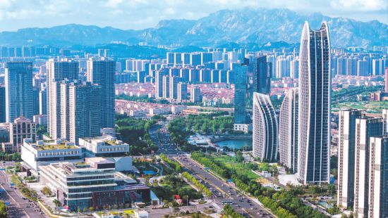 青島西海岸新區(qū)城市風(fēng)光。韓加君攝（人民圖片）